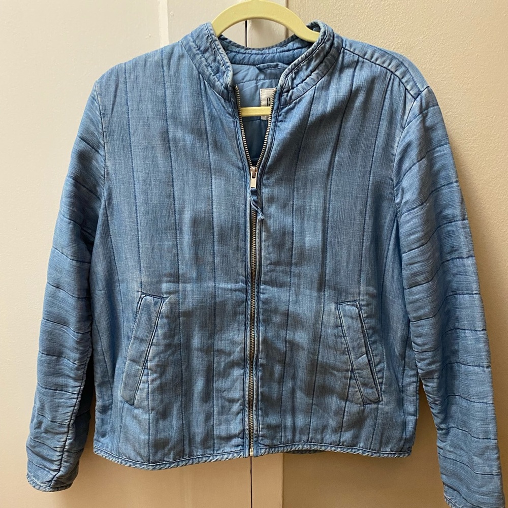 Gap denim jacket. Size medium.